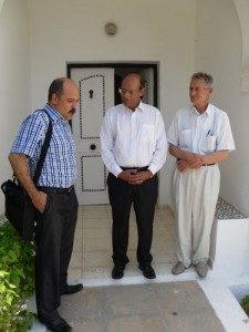 عامر بوعزة مع المنصف المرزوقي والطاهر هميلة بمناسبة حلقة من المقهى السياسي يوم 19 جوان 2011